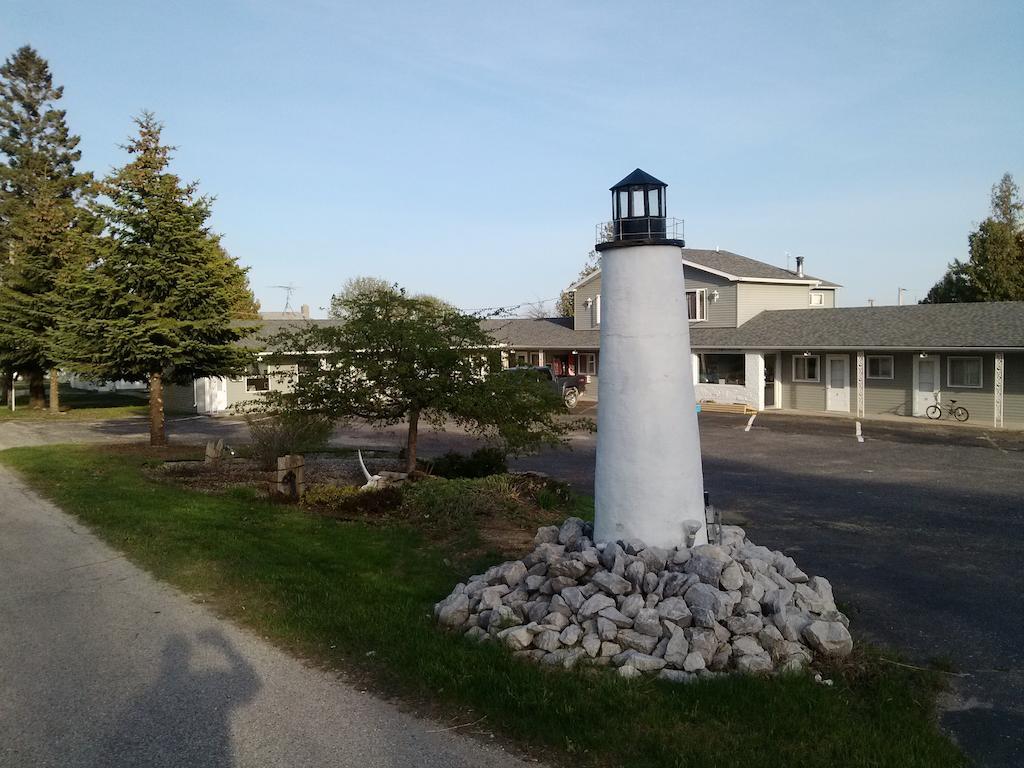 Huron Inn Saint Ignace Exterior photo