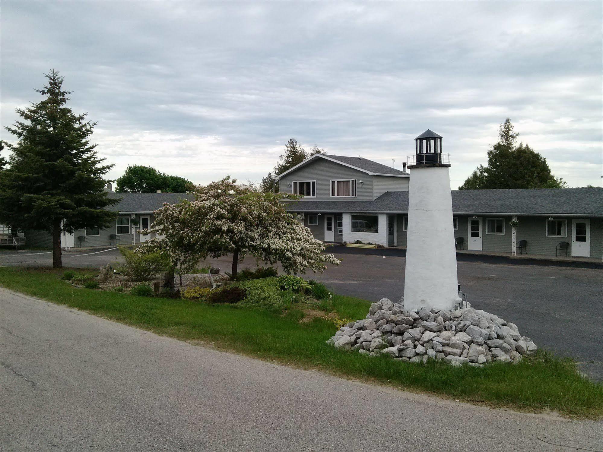 Huron Inn Saint Ignace Exterior photo